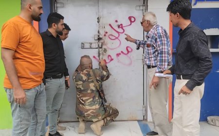 لرفضها بيع العملات الأجنبية.. إغلاق عدد من محلات الصرافة في مديرية المنصورة بعدن