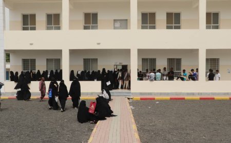تواصل إجراءات تسجيل الطلاب المستجدين في كليات جامعة أبين