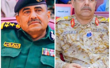 قائد محور عتق ومدير عام شرطة شبوة يهنئان العقيد أحمد مبارك مطهر بمناسبة ترقيته إلى رتبة عميد