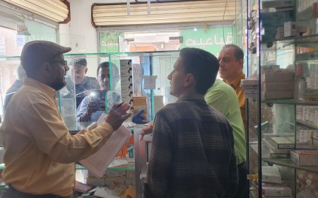 دارسعد.. ضبط مخالفين وإغلاق صيدليات في حملة ميدانية لمراقبة أسعار الأدوية والخدمات الطبية