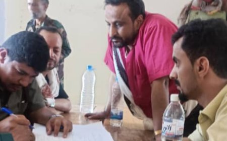 أمن لودر يُلزم التجار بالالتزام بالتسعيرة الرسمية للمواد الغذائية