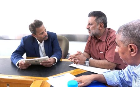 محافظ أبين يناقش مع المستثمر احمد الوالي جوانب الاستثمار في قطاعي المشاريع الزراعية والعقار السكني التجاري