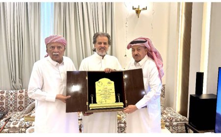 العميد ناصر عبدربه يتسلم ترس نادي عرفان تقديراً لدعمه الرياضي النوعي