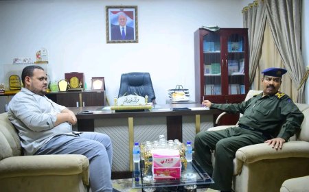 نائب مدير شرطة وادي حضرموت يناقش مع ممثلي البنك المركزي بسيئون بدء تنفيذ حملات لضبط المخالفين لقرارات البنك
