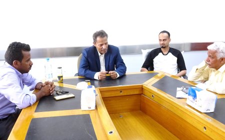 محافظ أبين يلتقي مديري مؤسسات المياه والكهرباء بالمحافظة
