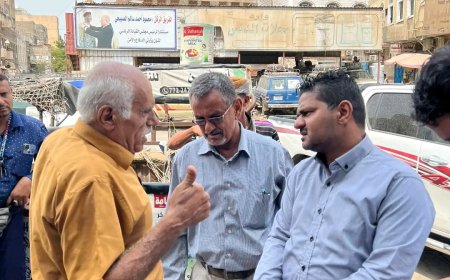 مأمور الشيخ عثمان يغلق محلات مخالفة من كبار المستوردين ويوقف عددًا من رؤساء اللجان خلال حملة خفض الأسعار في السيلة والممدارة