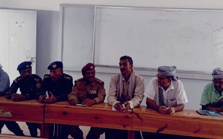 لقاء مشترك لقيادة انتقالي أحور والسلطة المحلية والجهات الأمنية والتجار لضبط الأسعار وتوحيدها