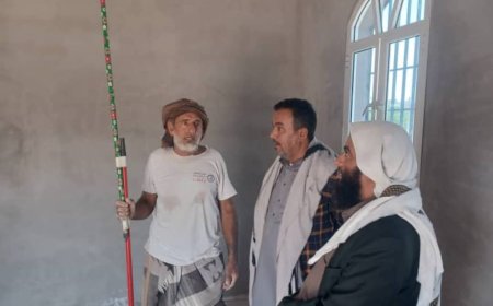 نائب مدير عام أوقاف شبوة يتفقد عددًا من المساجد في طور التعمير بتمويل مؤسسة البركة الكويتية