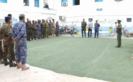 الأمين العام لمحلي حضرموت يتفقد سير العمل بأقسام مبنى أمن مديرية المكلا