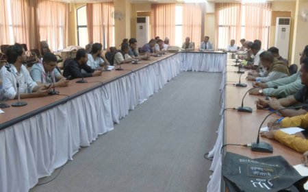 الأمين العام لمحلي حضرموت يُشرف على فتح مظاريف مشروع استكمال وترميم سور جامعة حضرموت منطقة فلك