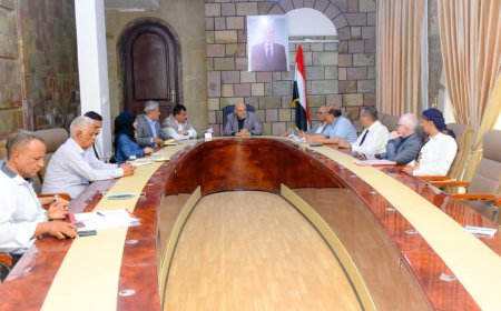 اجتماع بتعز يناقش التقارير المالية  للموارد والانفاق بالمحافظة