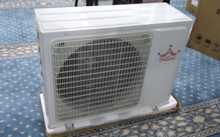 فاعل خير يتبرع لمسجد "المحسنين" بزنجبار بـ 10 مكيفات تعمل بنظامين كهرباء وطاقة شمسية 