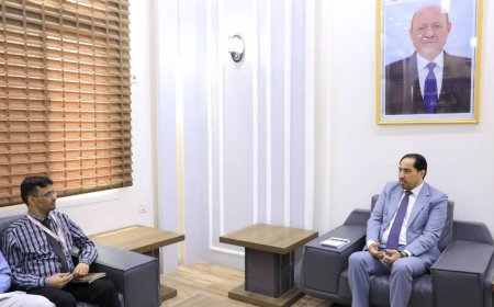 الممثل القطري لمنظمة (Helpcode) الإيطالية يلتقي وزير الشباب والرياضة لبحث الأنشطة الرياضية المجتمعية في اليمن