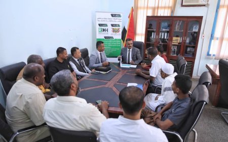 الأمين العام للمجلس المحلي بحضرموت يرعى توقيع اتفاقيات مشروع التمكين الاقتصادي للصيادين في مديرية بروم ميفع