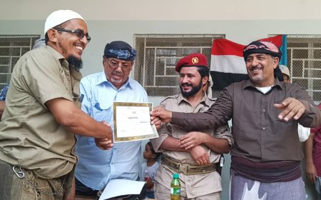 رئيس تنفيذية انتقالي سرار يشارك في حفل تكريم أوائل الطلاب والمعلمين بمدرسة الشهيد محمد عبد عبدالله