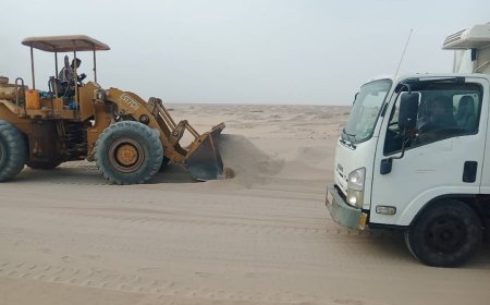 المؤسسة العامة للطرق والجسور تنفذ أعمال صيانة طارئة لتأمين الطرق المتأثرة بموسم الرياح في عدن ولحج
