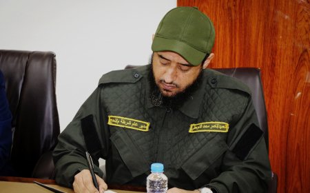 مدير أمن لحج ، يعزي أسرة النقيب "ناصر القاضي" بوفاته بعد مرض عضال
