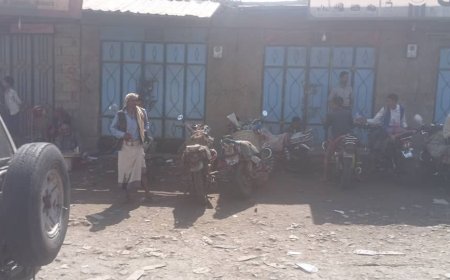 تعز.. شباب وادي مكسب يغلقون محلات سوق مفرق جبل حبشي لليوم الثالث على التوالي
