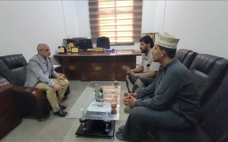 الوكيل الشبحي يلتقي بمؤسسة الإفادة الطبية ويطلع على أعمالهم الصحية في بلادنا