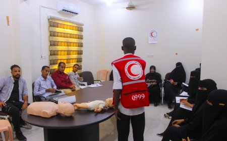 الهلال الأحمر اليمني فرع أبين يدشّن دورة تدريبية في مجال الإسعافات الأولية لمؤسسات محلية