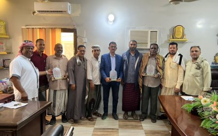 مدير مكتب الشؤون الاجتماعية والعمل بساحل حضرموت يلتقي نقابة بترومسيلة ويؤكد إيجاد حلول لمطالب العمال