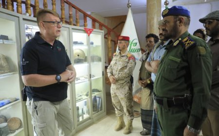 وكيل محافظة مأرب لشؤون الدفاع والأمن يزور مشروع مسام