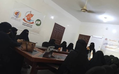 مؤسسة الأحقاف التنموية بالشراكة مع جمعية الصديق التنموية تنظم دورة تدريبية مجانية في مجال "المستكة" بالمكلا