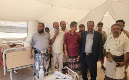 مدير عام مديرية قعطبة يزور المركز الصحي المدافن بالمدينة