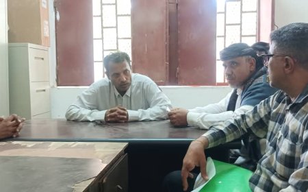 محافظ أبين يلتقي بمدير عام المحفد لمناقشة ابرز الاحتياجات وأهمها مشروع الكهرباء