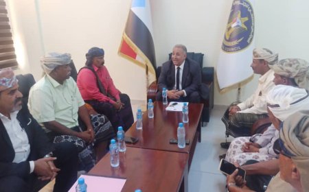 الربيزي يستقبل وفدًا من مشايخ محافظة أرخبيل سقطرى في العاصمة عدن