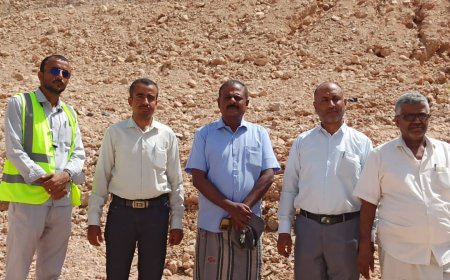 سيئون.. تسليم موقع حفر وتجهيز بئر بمدودة للمقاول المنفذ