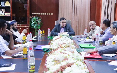 الوزير السقطري يبحث مع مؤسسة ينابيع الخير مشروع دعم وتحسين سبل العيش للصيادين في محافظة سقطرى