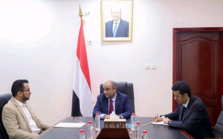 رئيس الوزراء يوجه الهيئة العامة للأراضي بمنح فرصة نهائية للمستثمرين غير الملتزمين او سحب الأراضي الممنوحة لهم