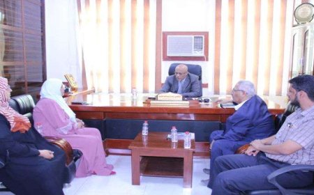 عدن.. النيابة العامة تتوعد شركات الأدوية والصيدليات المخالفة بعقوبات قاسية