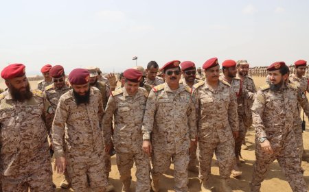 وزير الدفاع يشيد بالضبط والربط العسكري ومستوى الجاهزية لدى منتسبي محور مران