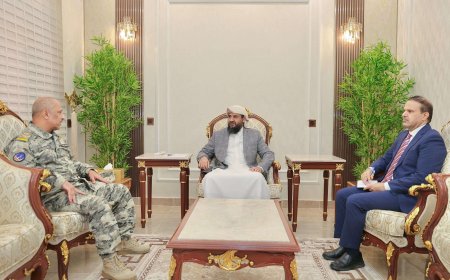 المحرّمي يبحث مع رئيس مصلحة خفر السواحل سبل تعزيز الأمن البحري وحماية الممرات الملاحية