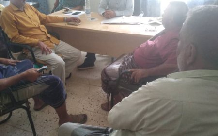 مدير عام الموارد المائية يلتقي بملاك معامل المياه بزنجبار