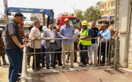 نائب وزير المياه والبيئة يطلع على نشاط مؤسسة المياه ويتفقد عدداً من المشاريع بعدن