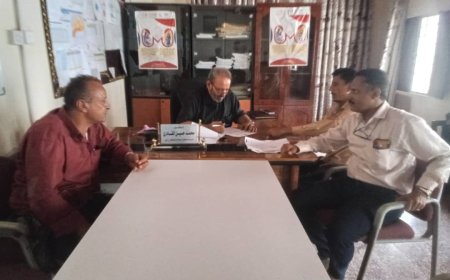 مدير عام مكتب الصحة بأبين يناقش الأوضاع الصحية بمديرية جيشان