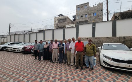 الصناعة والتجارة بعدن تسلم ١٠ سيارات لمكاتبها بالمديريات لتكثيف الرقابة في الأسواق