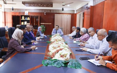 الوزير السقطري يناقش مع وفداً من البنك الدولي المشاريع الجديدة في القطاع الزراعي