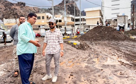 مدير عام صيرة يتفقد أعمال شفط مياه الأمطار ورفع المخلفات في المديرية