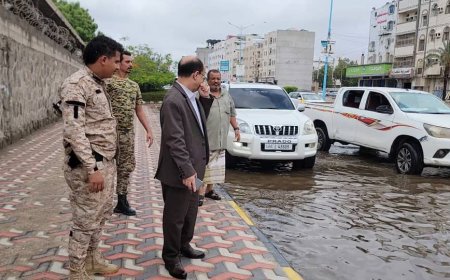 مدير عام دارسعد يقود مجهودات أعمال شفط مياه الأمطار بالمديرية