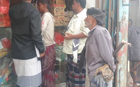 انتقالي المضاربة ورأس العارة ينفذ نزولاً ميدانياً لمراقبة الأسعار في أسواق المديرية