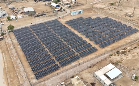 الوكيل العامري يدشن أكبر مشاريع الطاقة الشمسية لحقول المياه بالجمهورية بمدينة سيئون