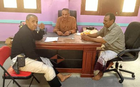 إجراء عملية الاستلام والتسليم لإدارة ثانوية المصموم بصيف مديرية دوعن