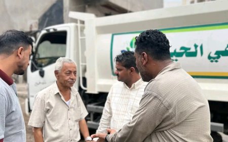 مدير عام مديرية الشيخ عثمان ونائب مدير صندوق النظافة يتفقدان أعمال شفط مياه الأمطار