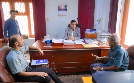 المحافظ بن الوزير يطلع على نشاط فرع هيئة الشؤون البحرية ويؤكد على أهمية دورها السيادي والرقابي