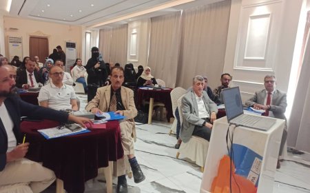 رئيس هيئة المواصفات ورئيس الغرفة التجارية يشاركان ورشة عمل لتنمية الأسر المنتجة في عدن