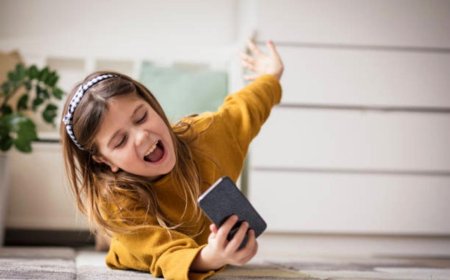 خطر الهواتف ومواقع التواصل على الأطفال وعلى "البنات" خاصة :